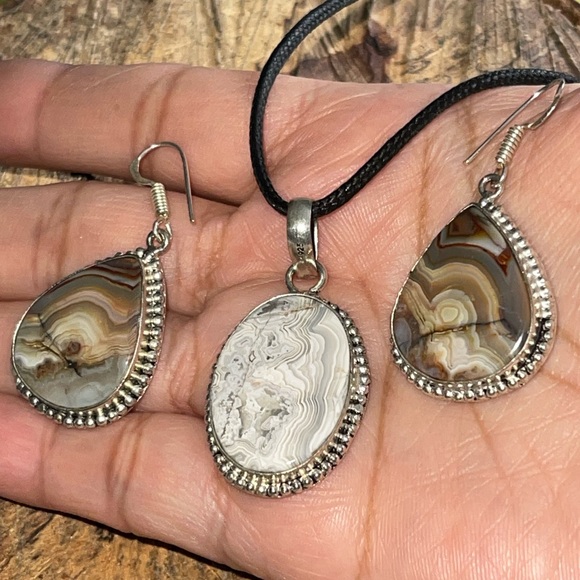 Crazy Lace Agate Pendant & Earrings Set - Picture 1 of 7